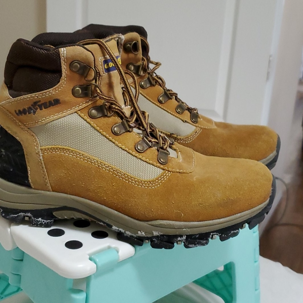 Work boots - Picture 2 of 3